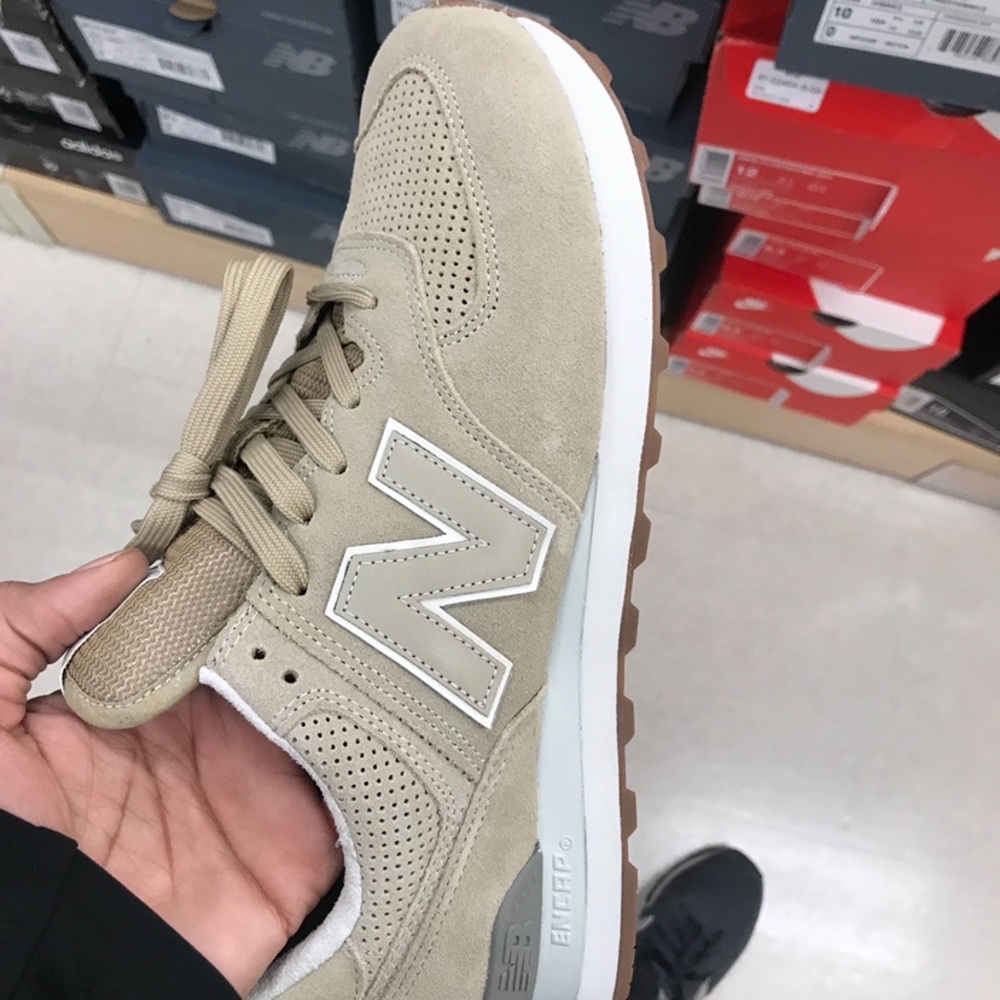 New balance tan size 10